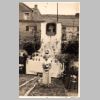 Fronleichnam um 1920 off da Laenn vor Tinnesen Saeler Haus.jpg